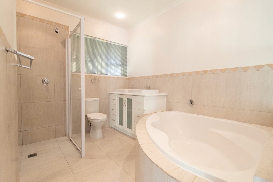 To Let 4 Bedroom Property for Rent in Gardens Western Cape